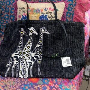 Brand new Vera Bradley straw giraffe tote. Super cute!